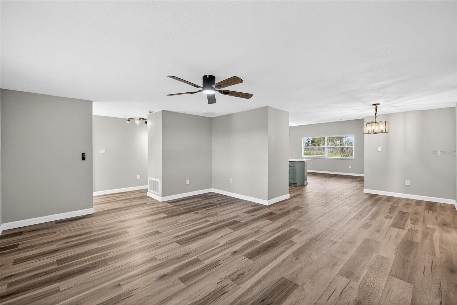 Image 8 of 42 For 4001 Topsail Trail