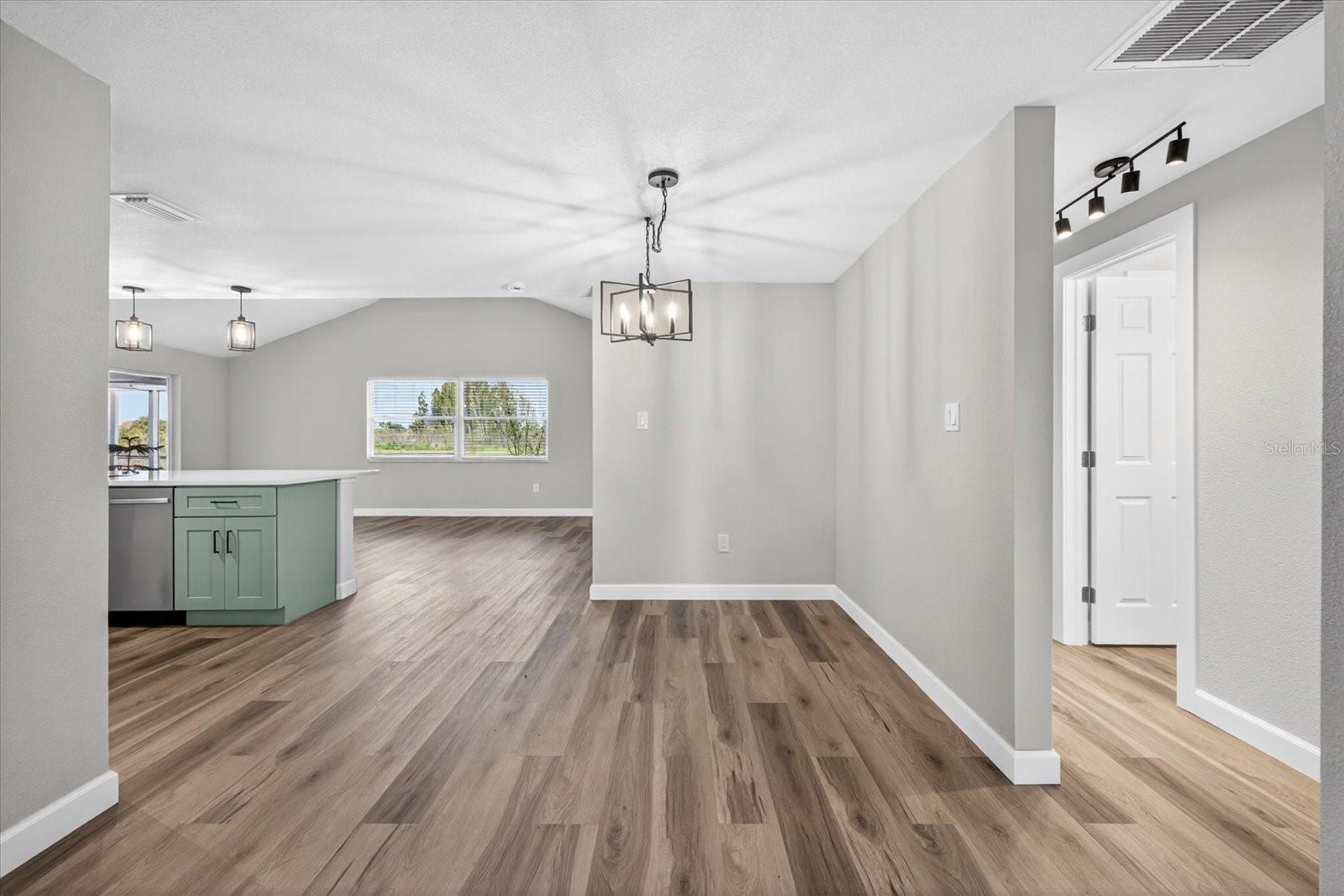 Image 9 of 42 For 4001 Topsail Trail