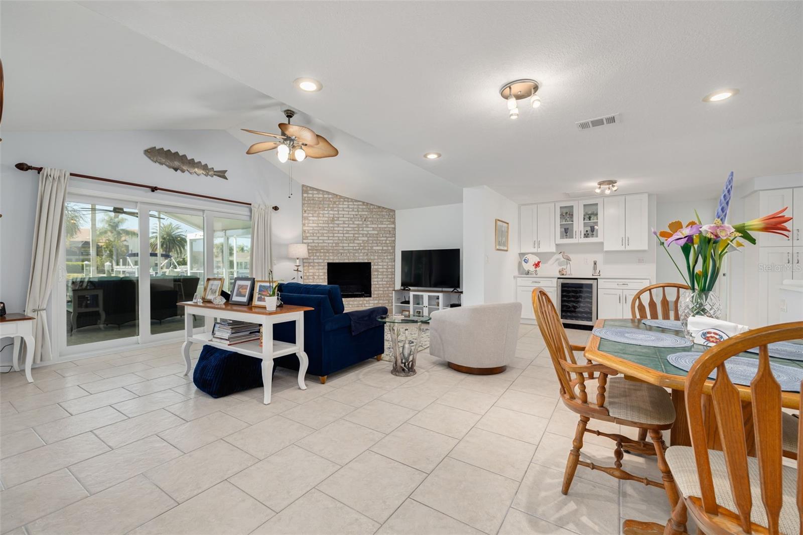 Image 14 of 43 For 3608 Floramar Terrace