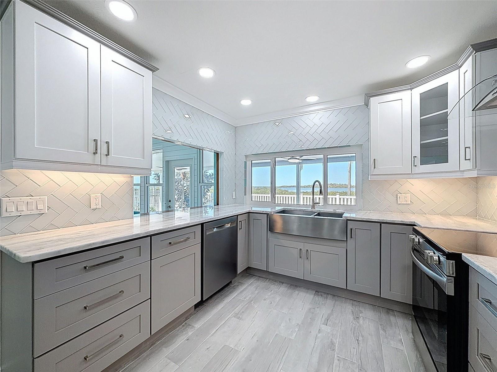 Image 13 of 83 For 6637 Driftwood Drive