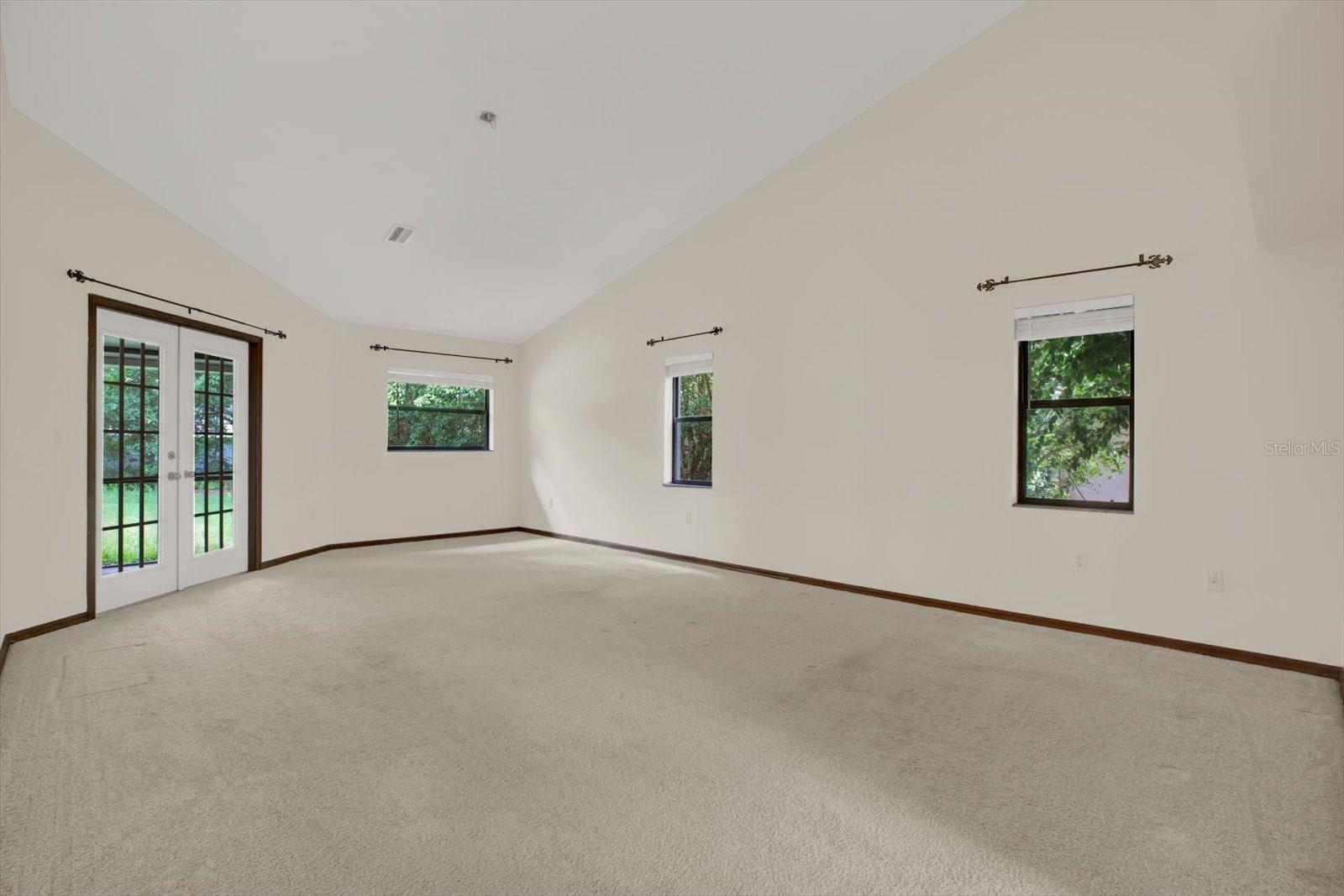 Image 20 of 54 For 642 Erin Way