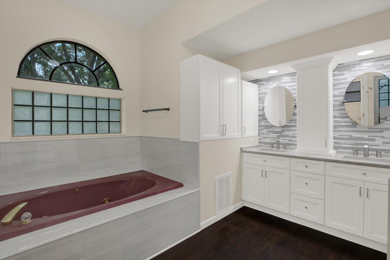 Image 23 of 54 For 642 Erin Way