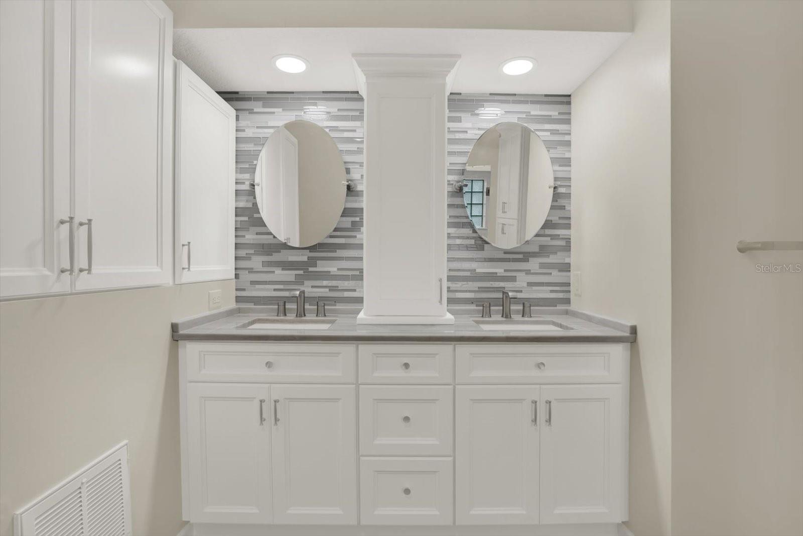 Image 27 of 54 For 642 Erin Way