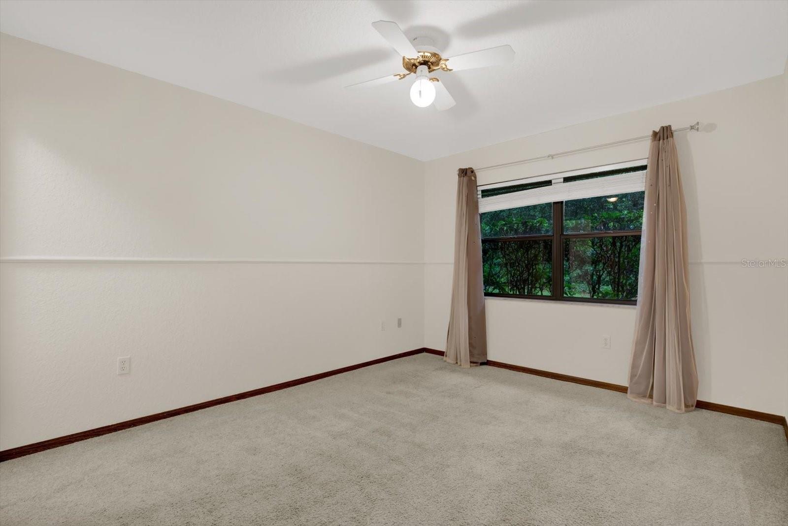 Image 32 of 54 For 642 Erin Way