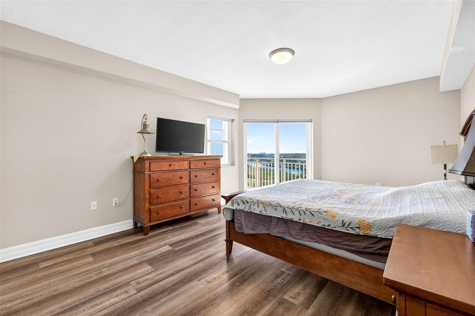 Image 26 of 51 For 4516 Seagull Drive 714