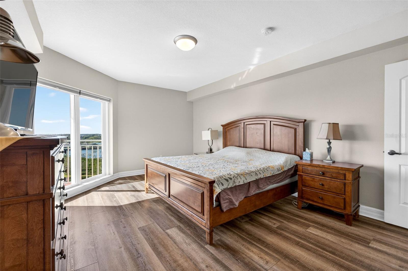 Image 27 of 51 For 4516 Seagull Drive 714