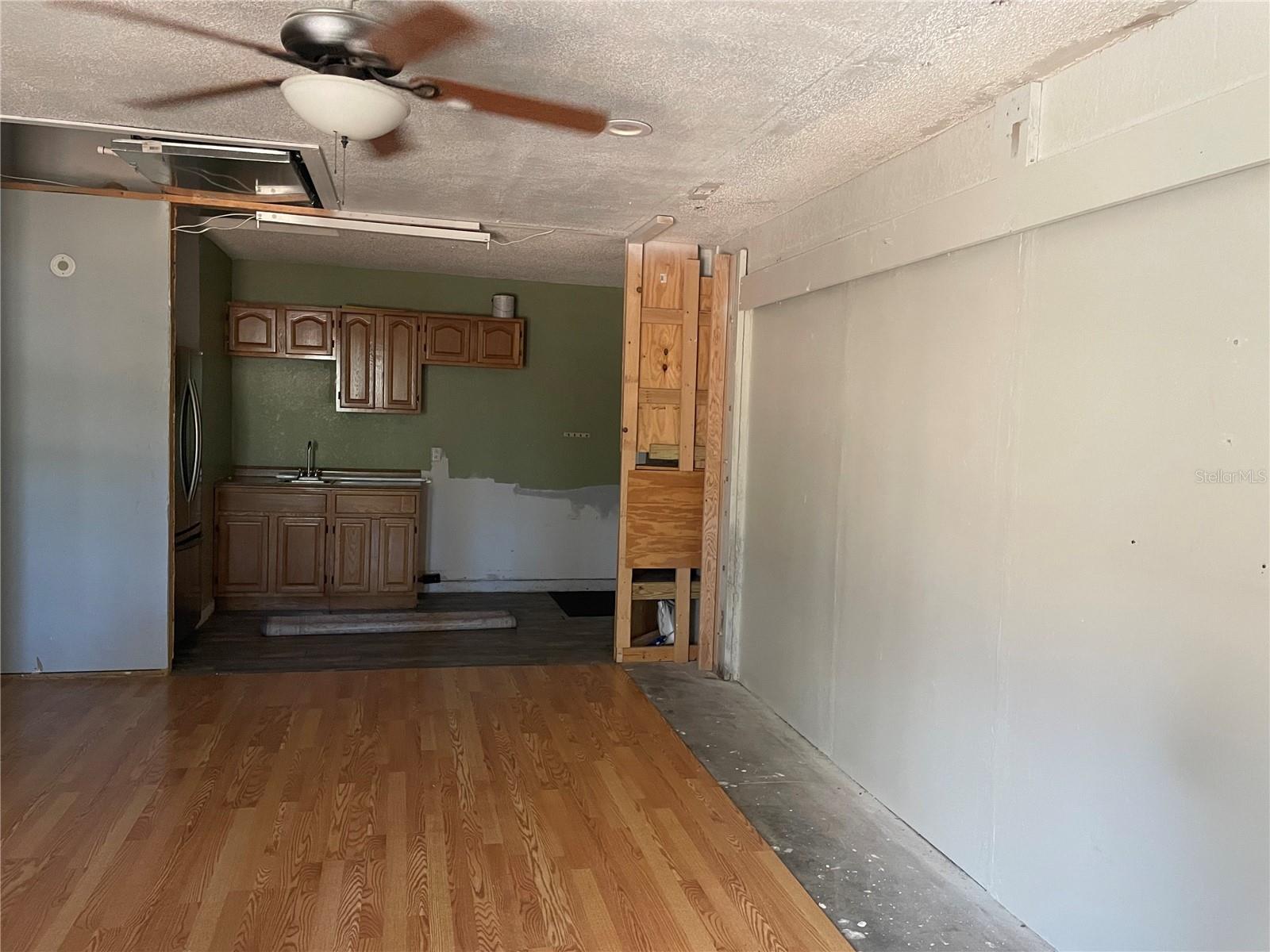 Image 14 of 32 For 11242 Mirage Avenue