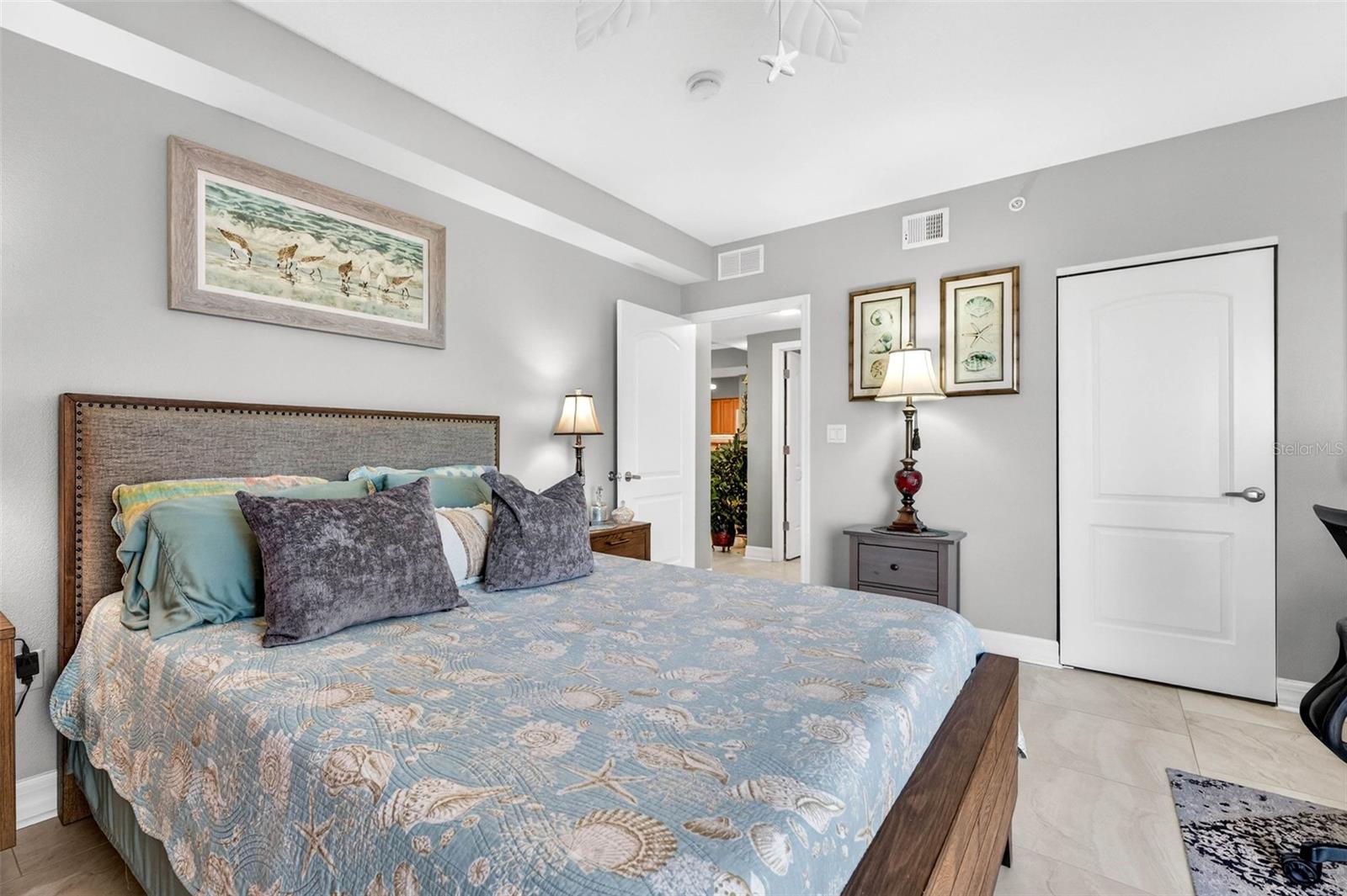 Image 22 of 53 For 4516 Seagull Drive 719