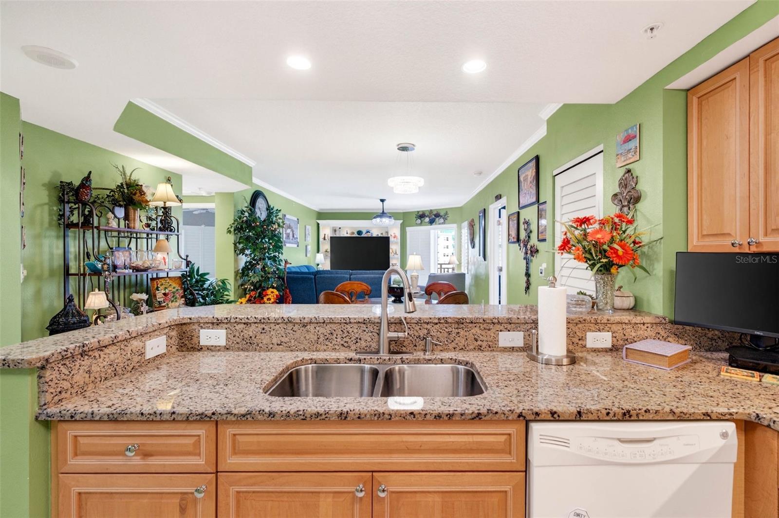 Image 4 of 53 For 4516 Seagull Drive 719