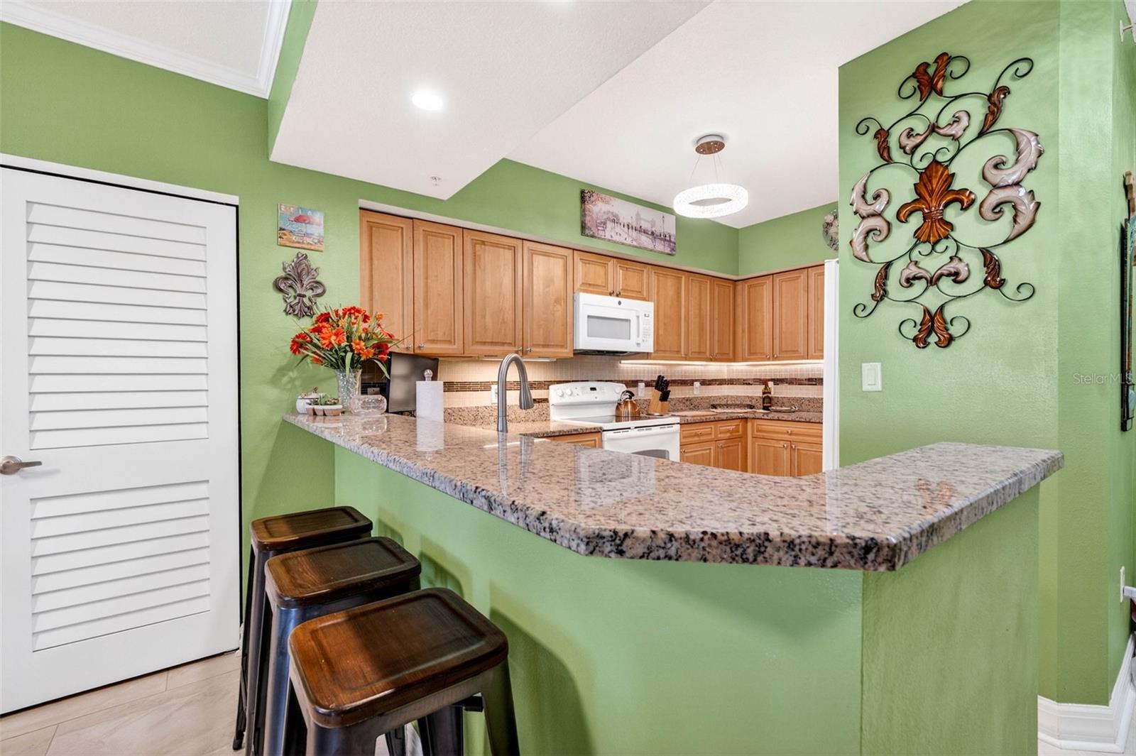 Image 6 of 53 For 4516 Seagull Drive 719