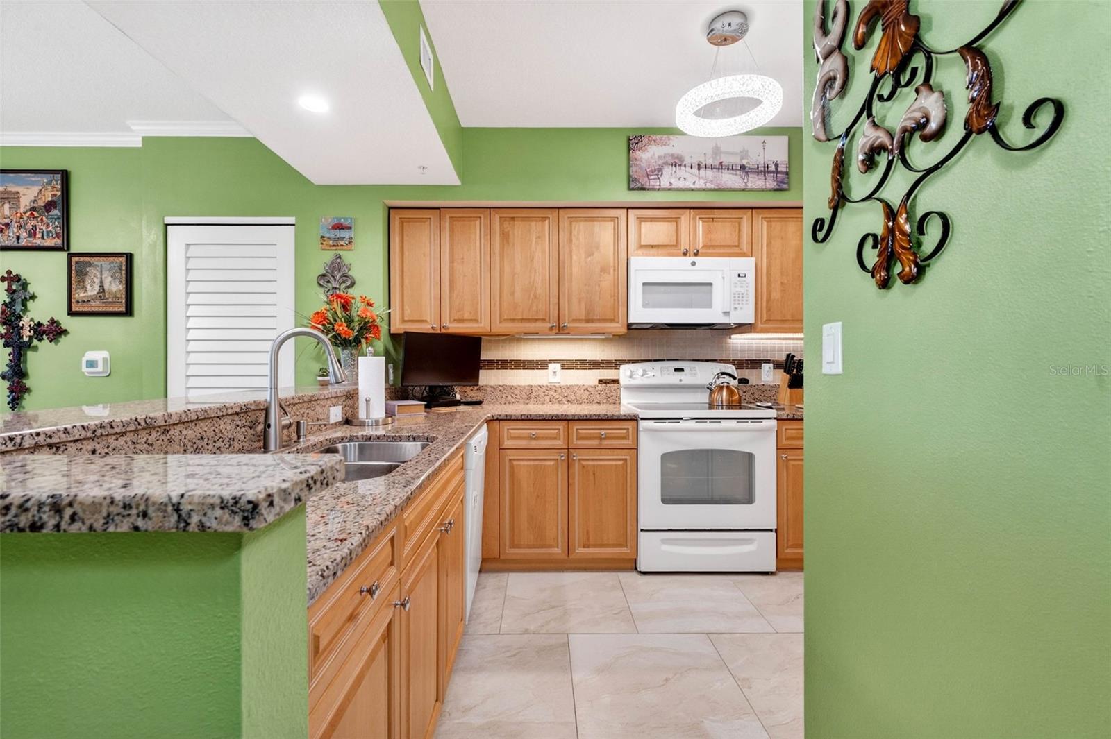 Image 8 of 53 For 4516 Seagull Drive 719