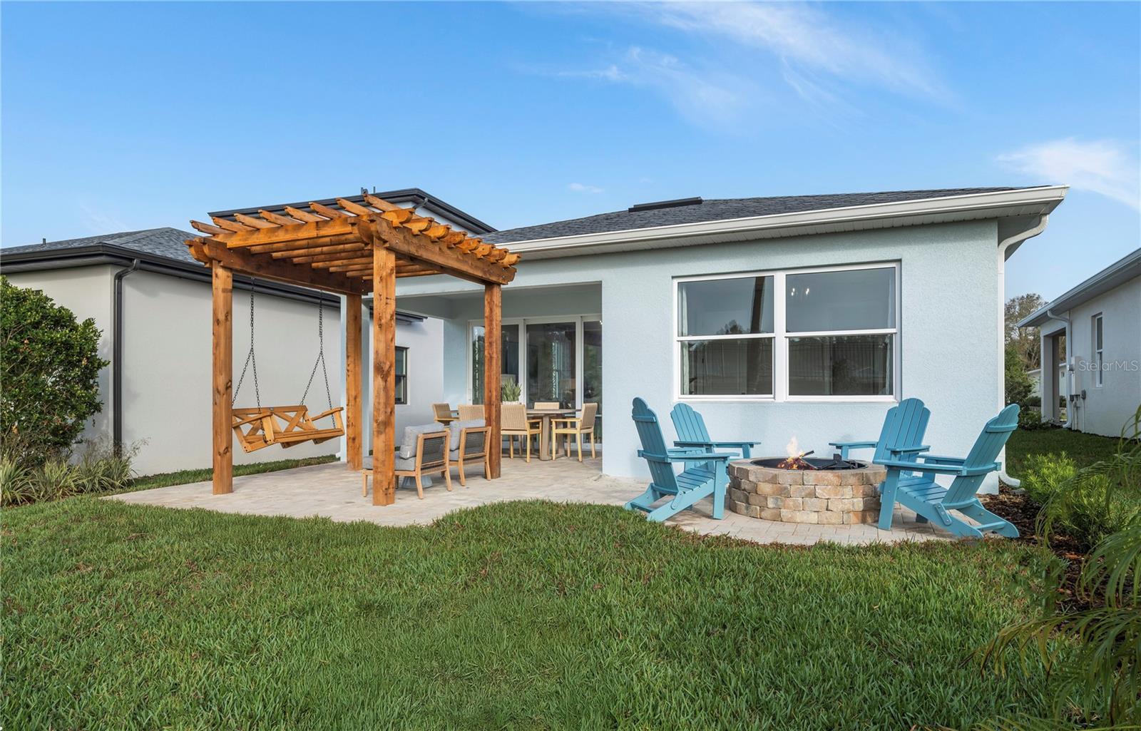 Image 4 of 32 For 924 Club Cresswind Drive