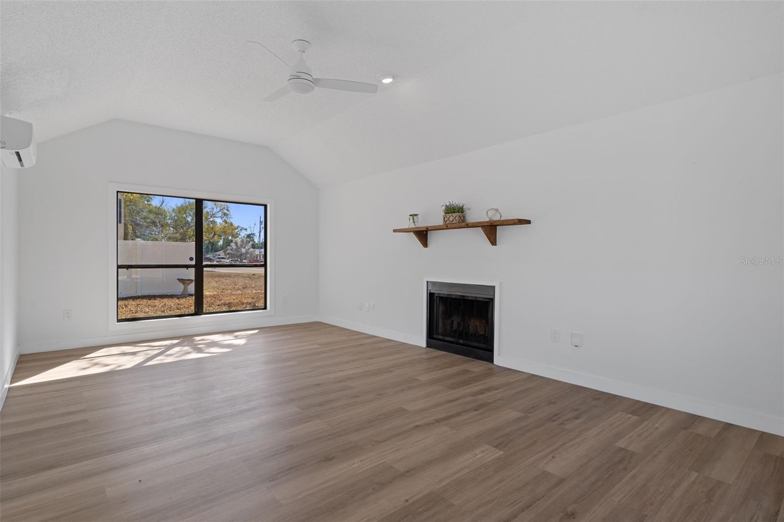 Image 14 of 71 For 10296 Horizon Drive