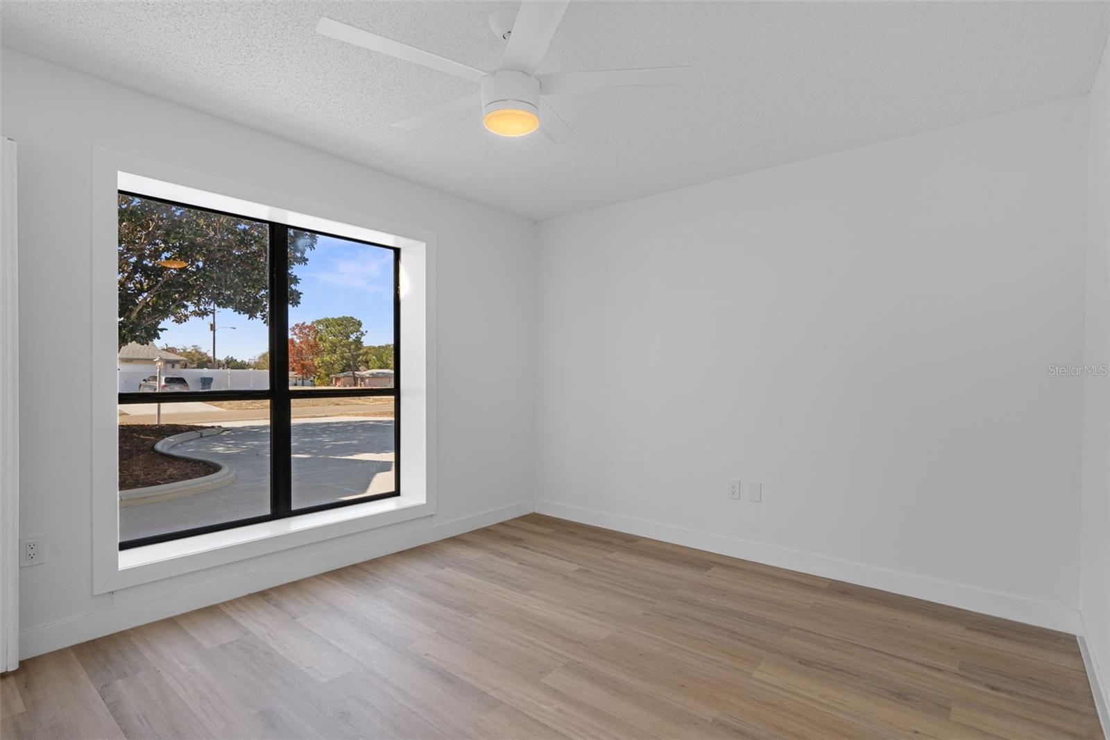 Image 19 of 71 For 10296 Horizon Drive