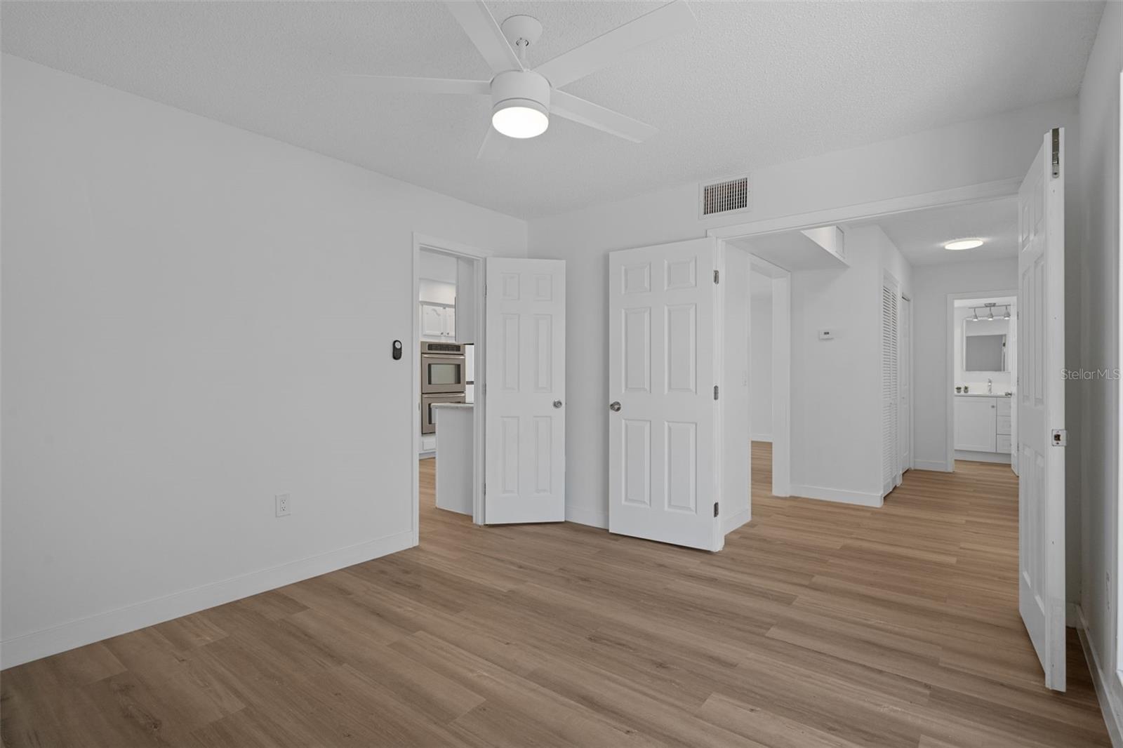 Image 23 of 71 For 10296 Horizon Drive