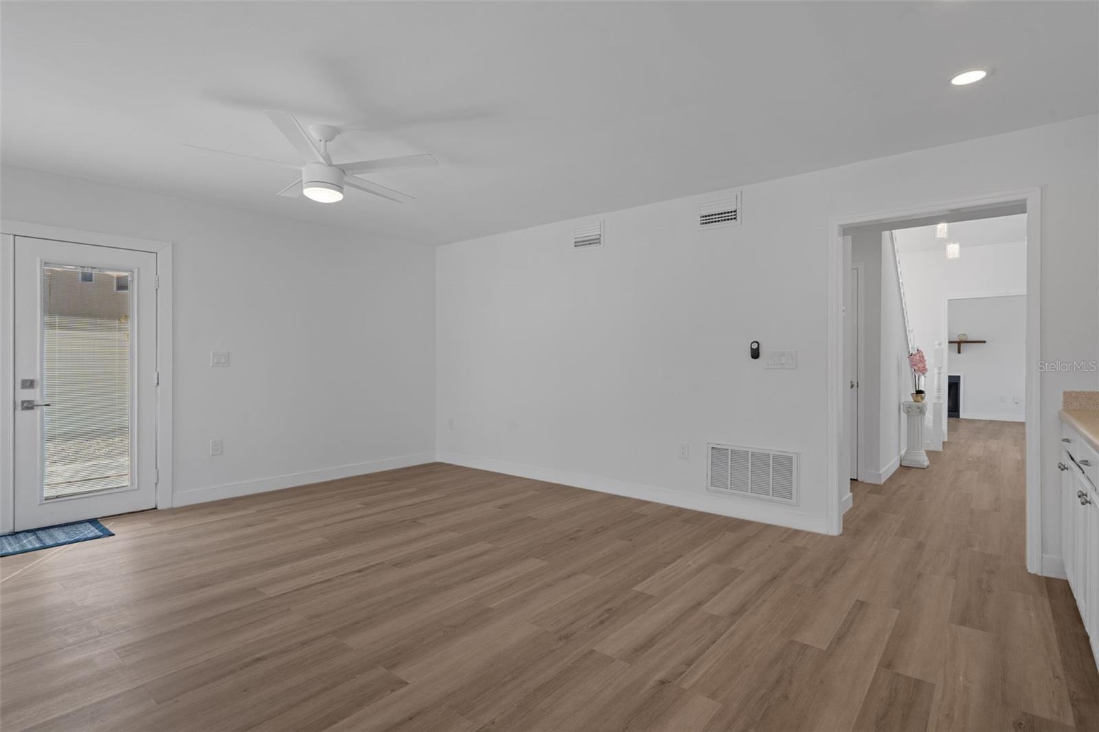 Image 27 of 71 For 10296 Horizon Drive