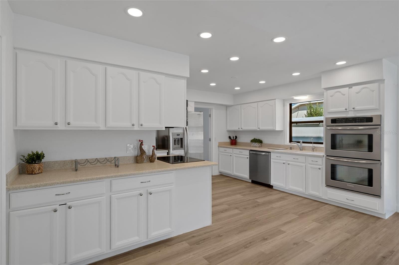 Image 37 of 71 For 10296 Horizon Drive