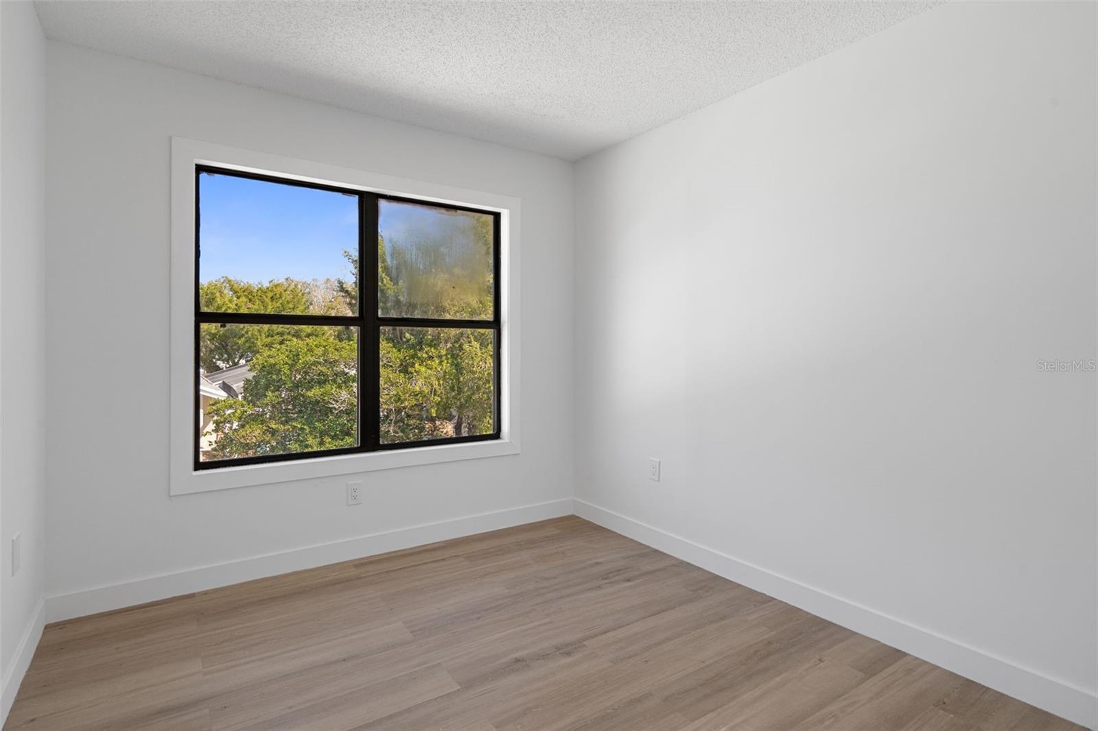 Image 53 of 71 For 10296 Horizon Drive