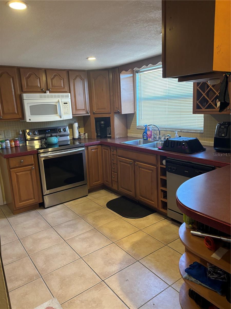 Image 5 of 18 For 9616 Lake Christina Lane