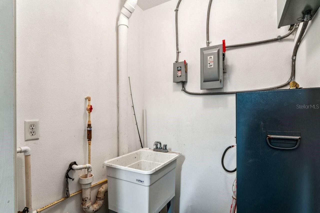 Image 40 of 87 For 6319 Sunset Bay Circle