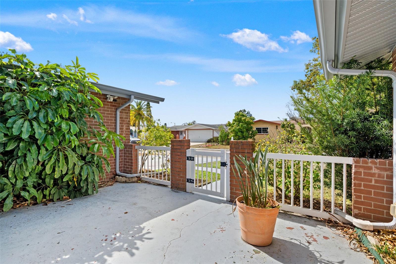 Image 4 of 30 For 9420 Regina Lane