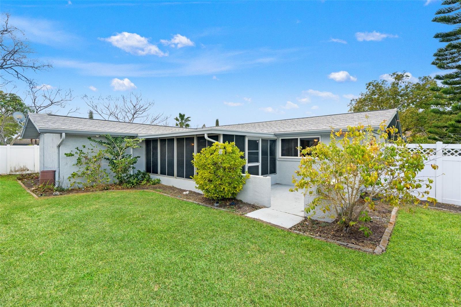 Image 5 of 30 For 9420 Regina Lane