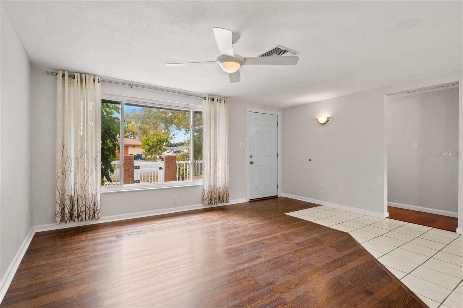 Image 6 of 30 For 9420 Regina Lane