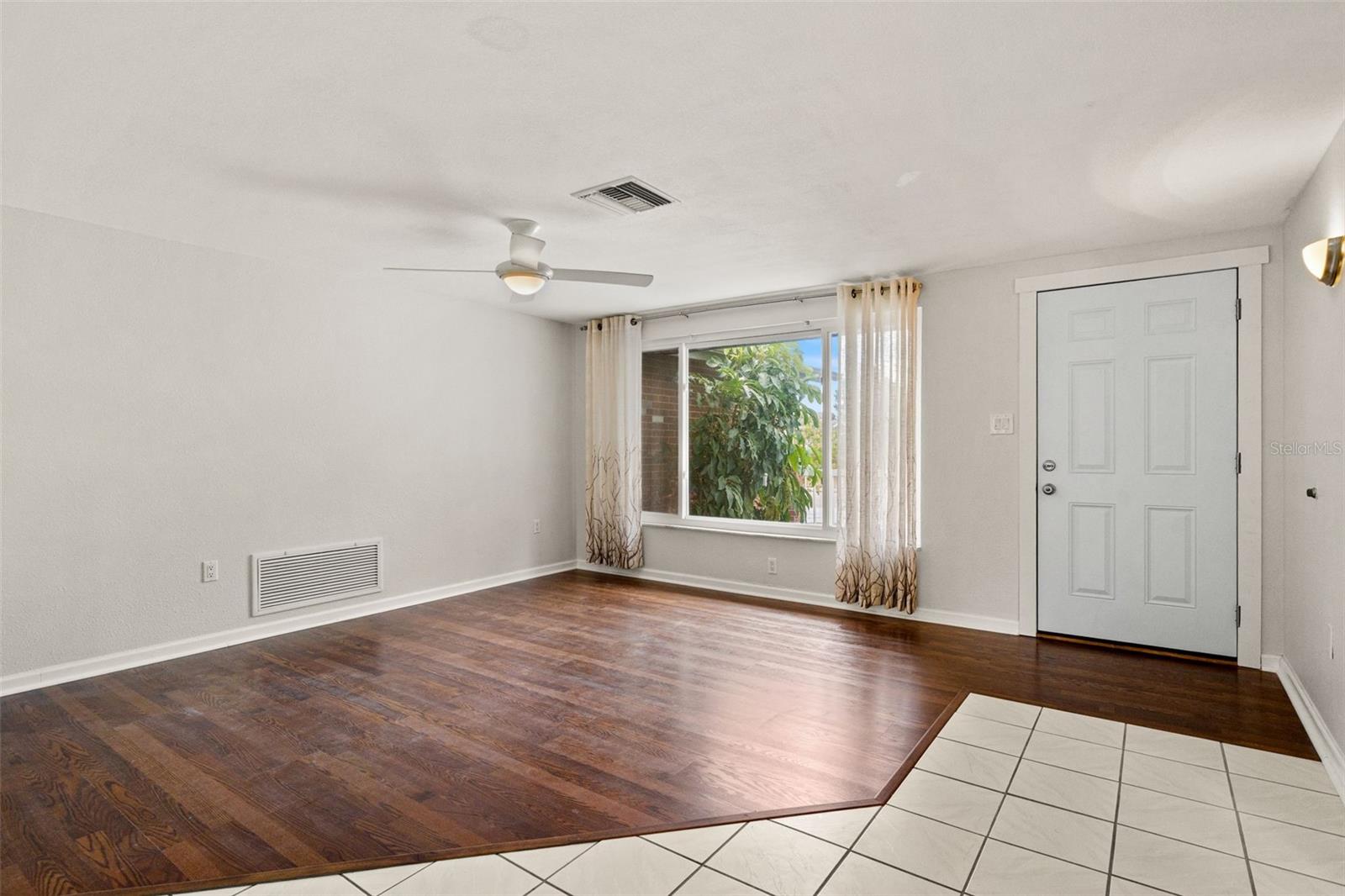 Image 7 of 30 For 9420 Regina Lane