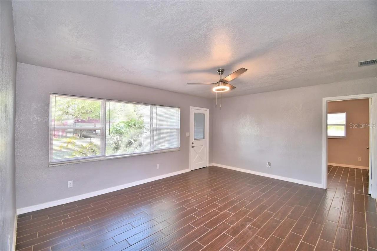 Image 4 of 6 For 321 Raymond Avenue