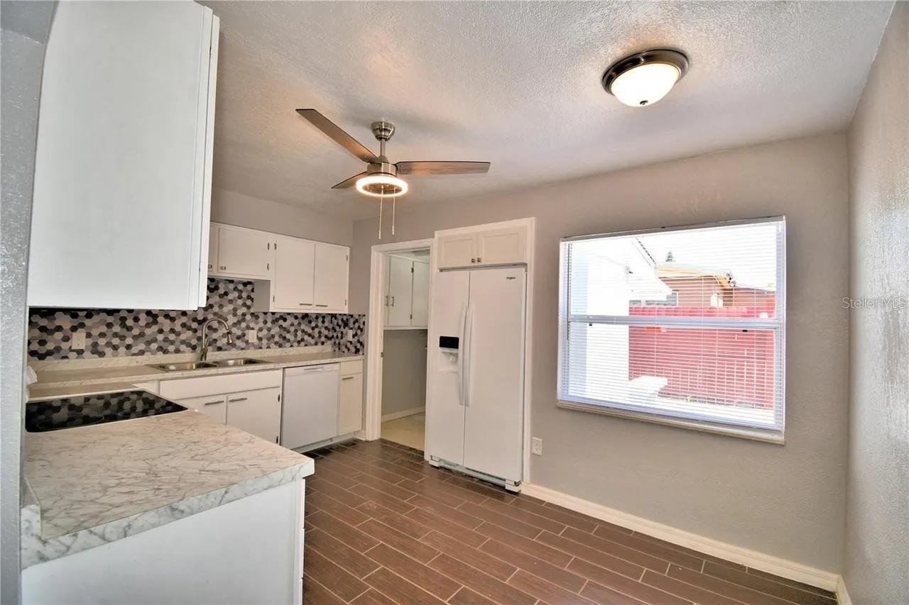 Image 5 of 6 For 321 Raymond Avenue