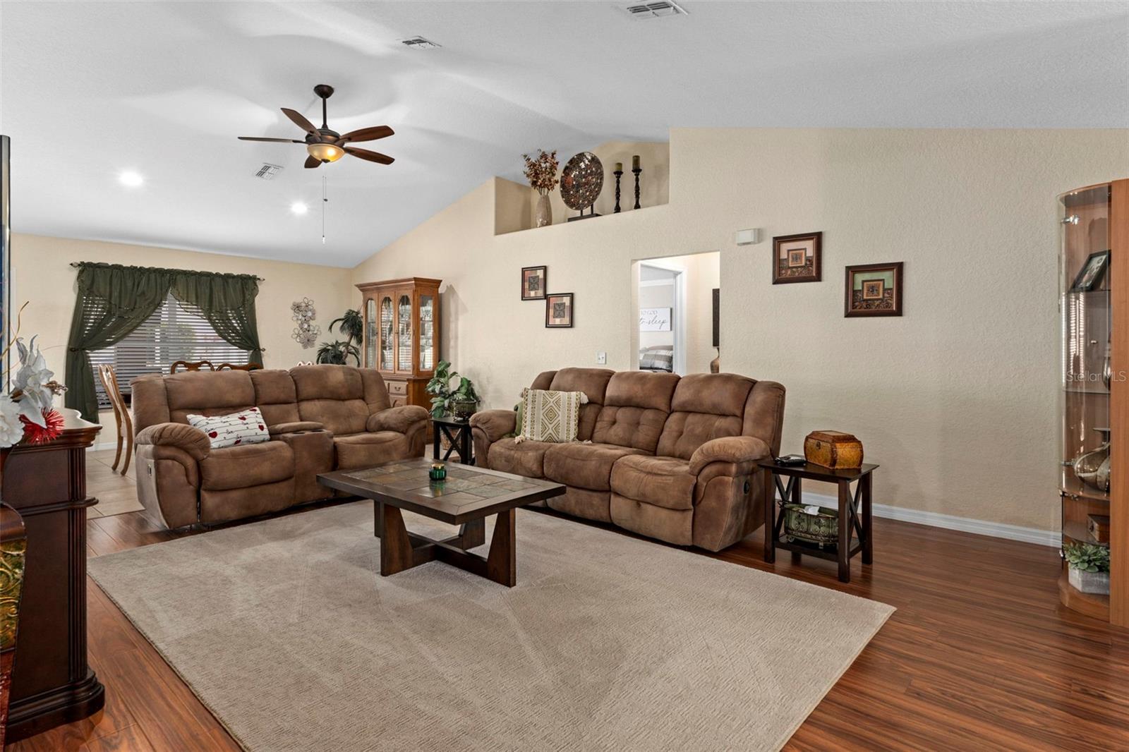 Image 10 of 48 For 216 Cobblestone Drive