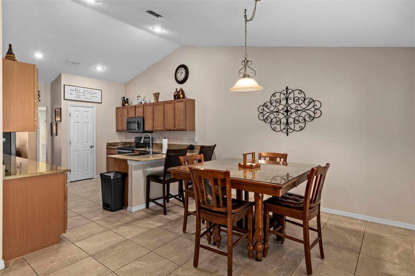 Image 15 of 48 For 216 Cobblestone Drive