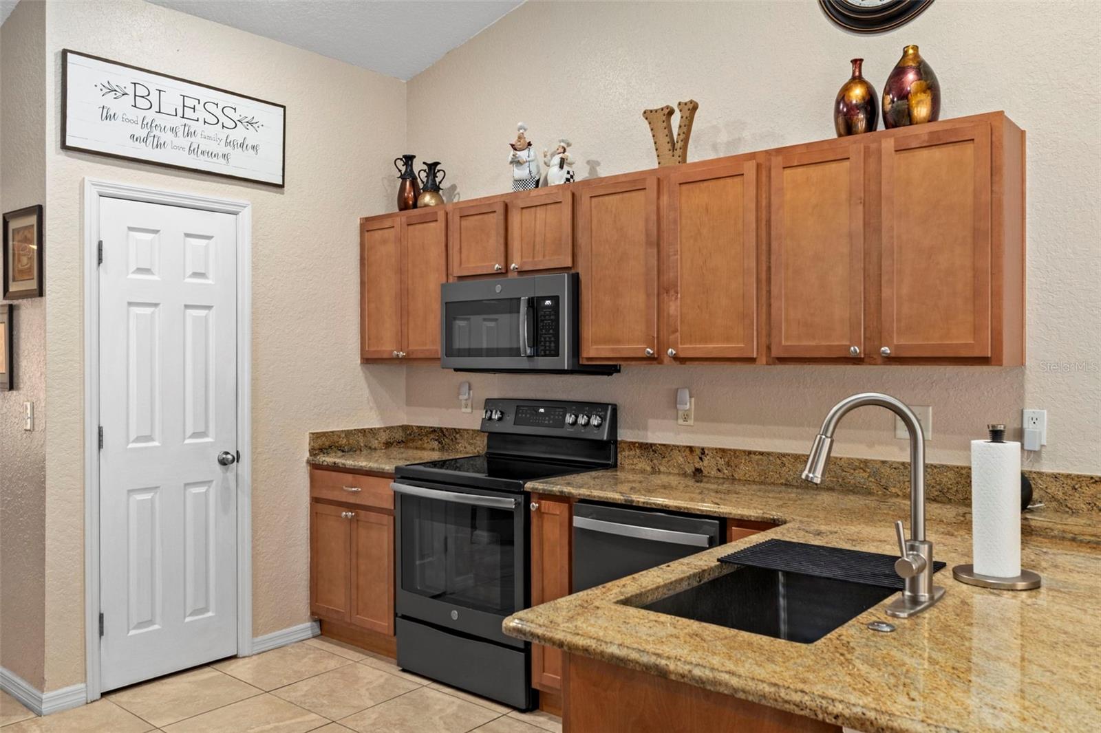 Image 18 of 48 For 216 Cobblestone Drive