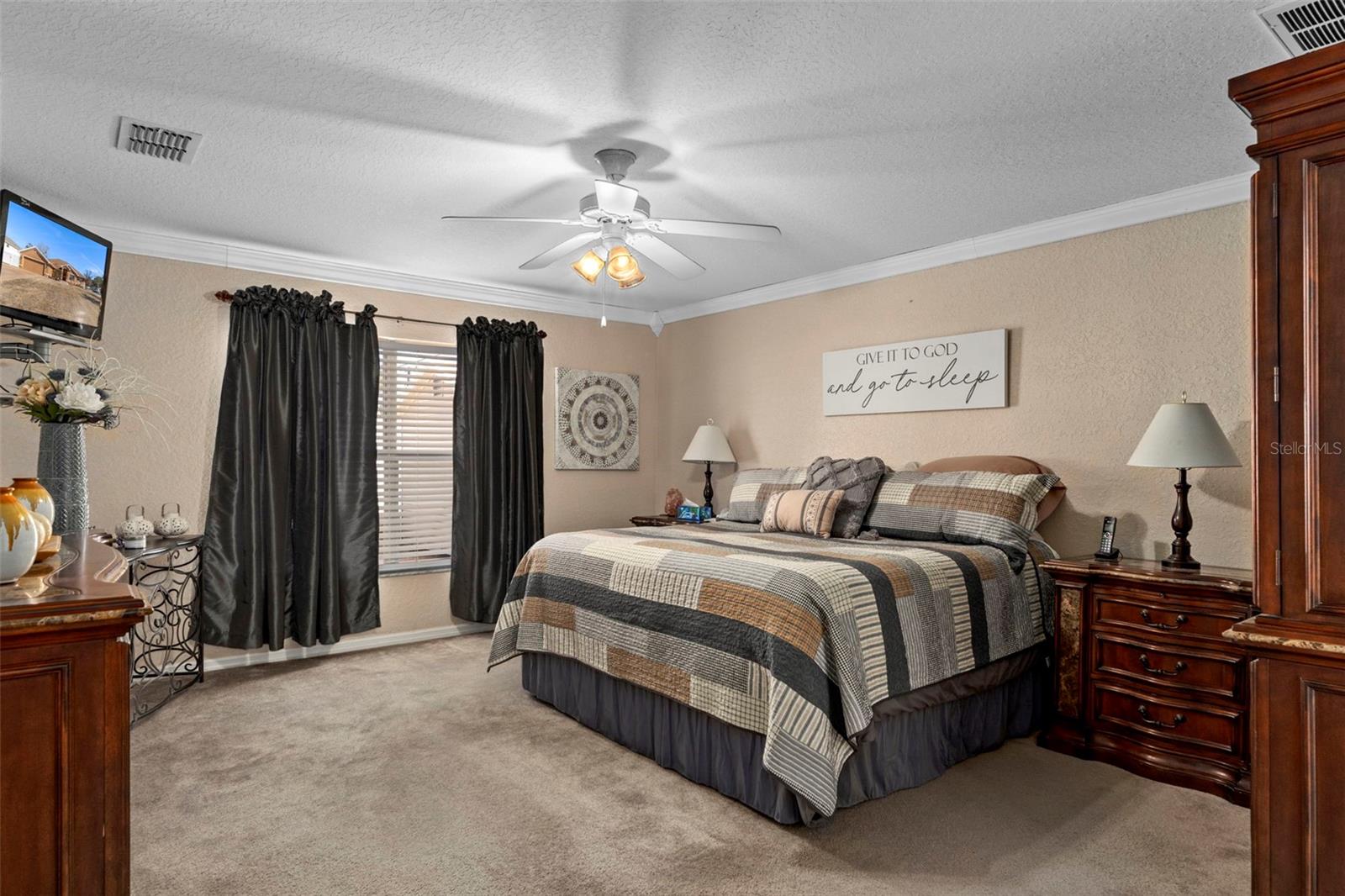 Image 22 of 48 For 216 Cobblestone Drive