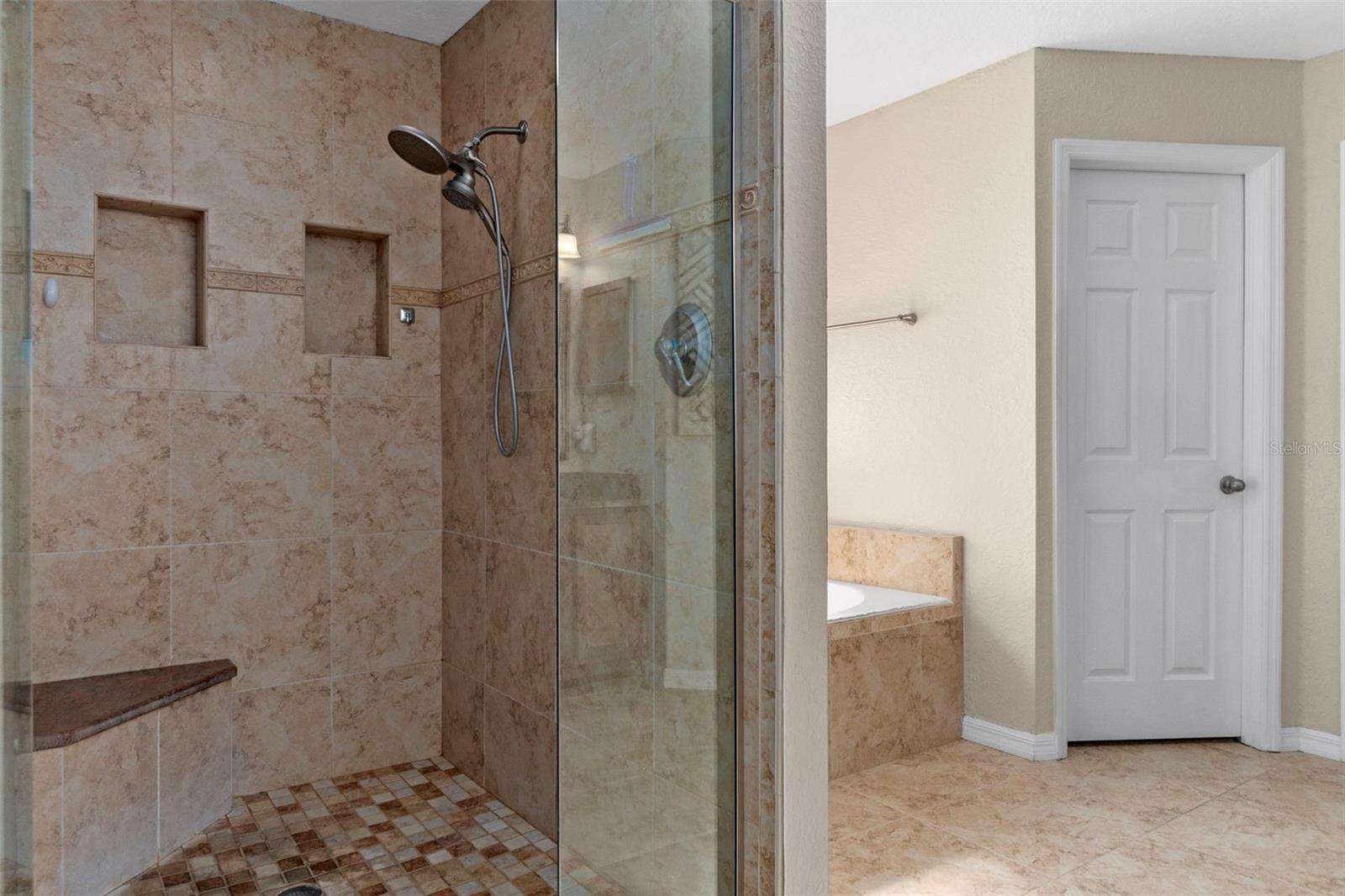 Image 26 of 48 For 216 Cobblestone Drive