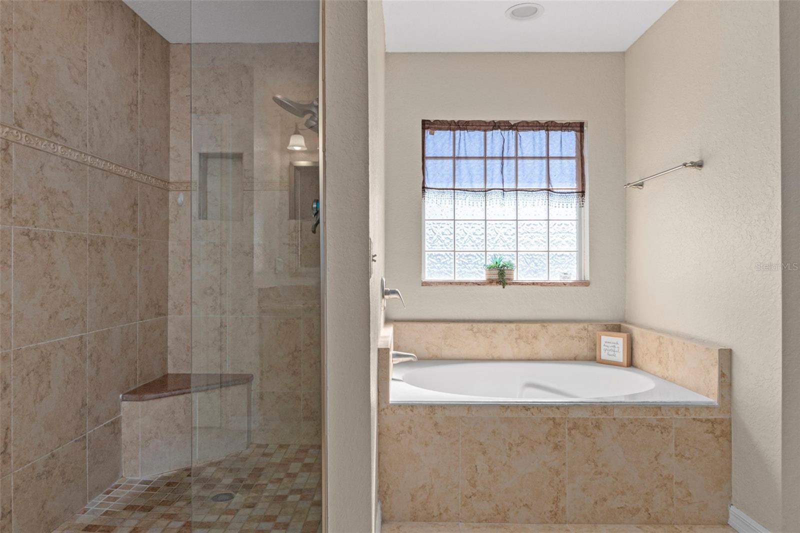 Image 27 of 48 For 216 Cobblestone Drive