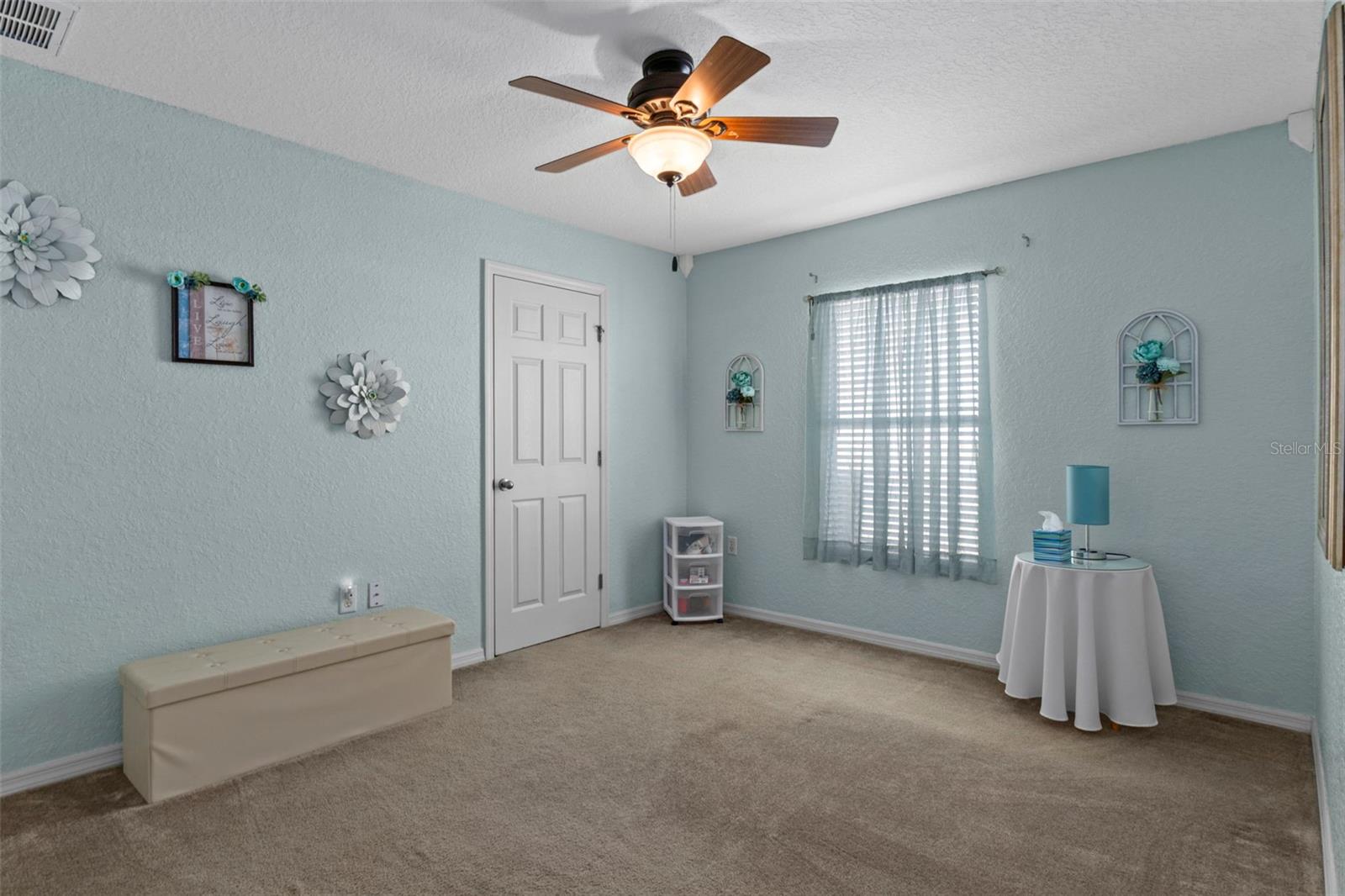 Image 28 of 48 For 216 Cobblestone Drive