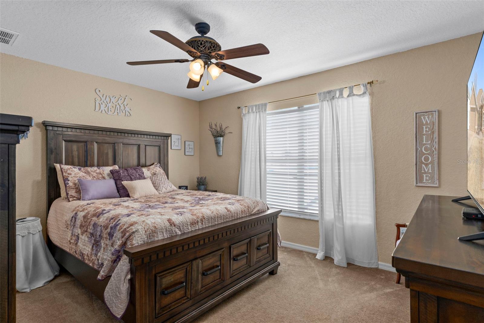 Image 33 of 48 For 216 Cobblestone Drive