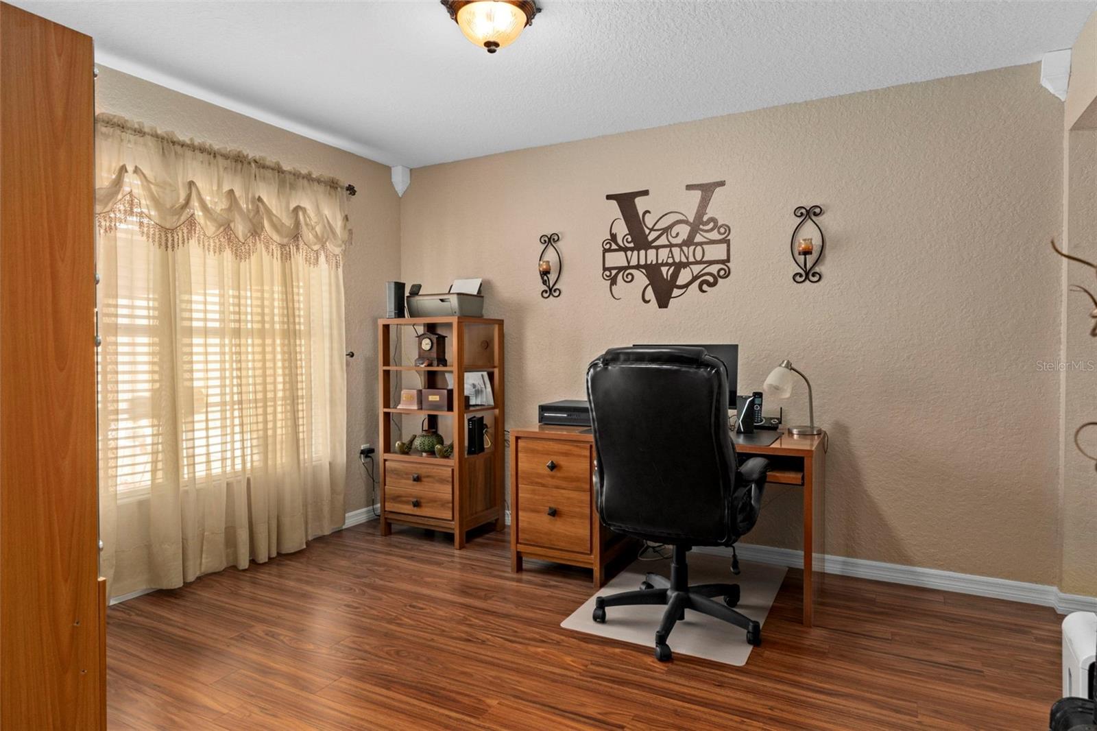 Image 6 of 48 For 216 Cobblestone Drive