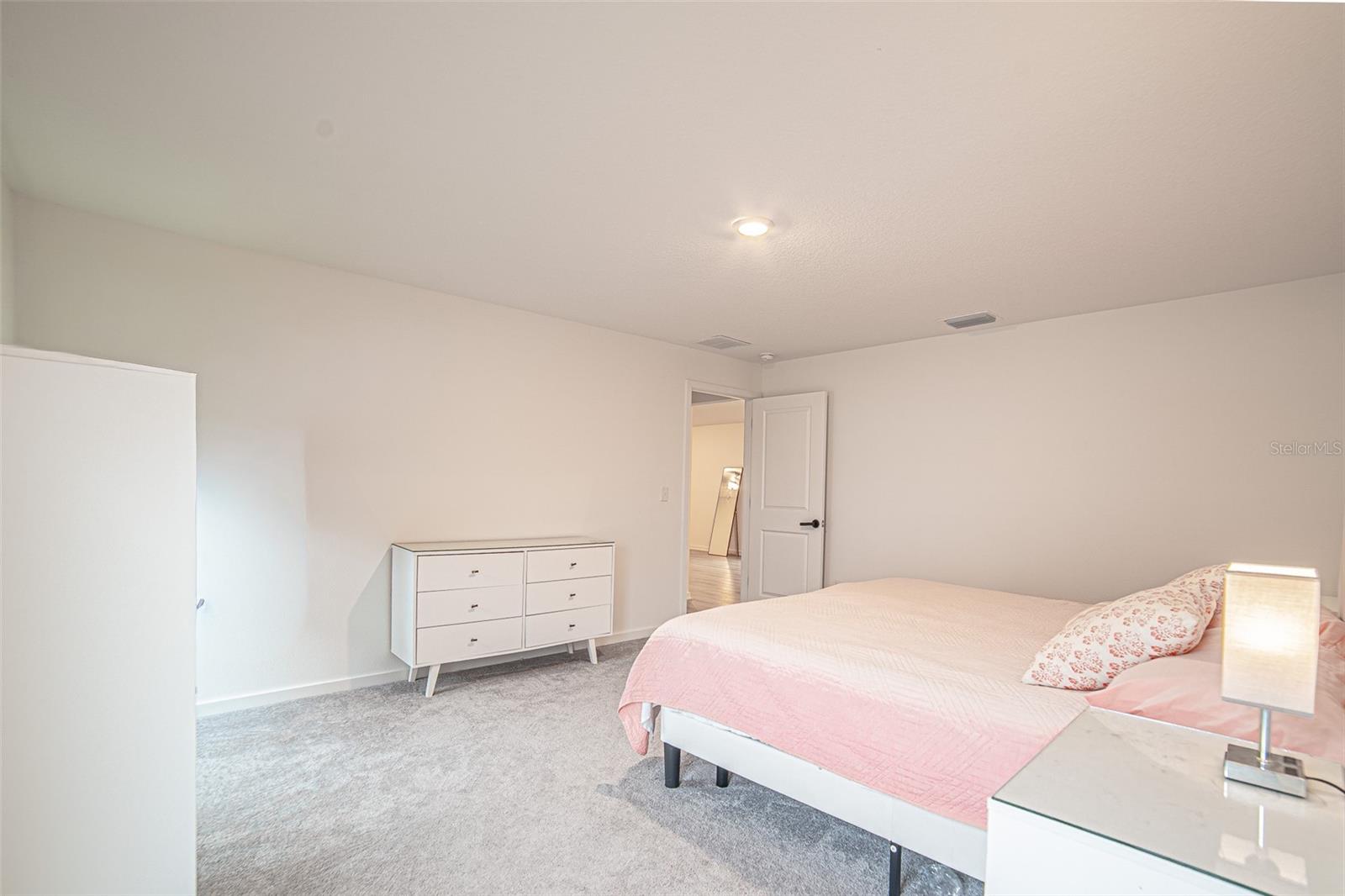 Listing photo id 8 for 1375 Ahoy Avenue