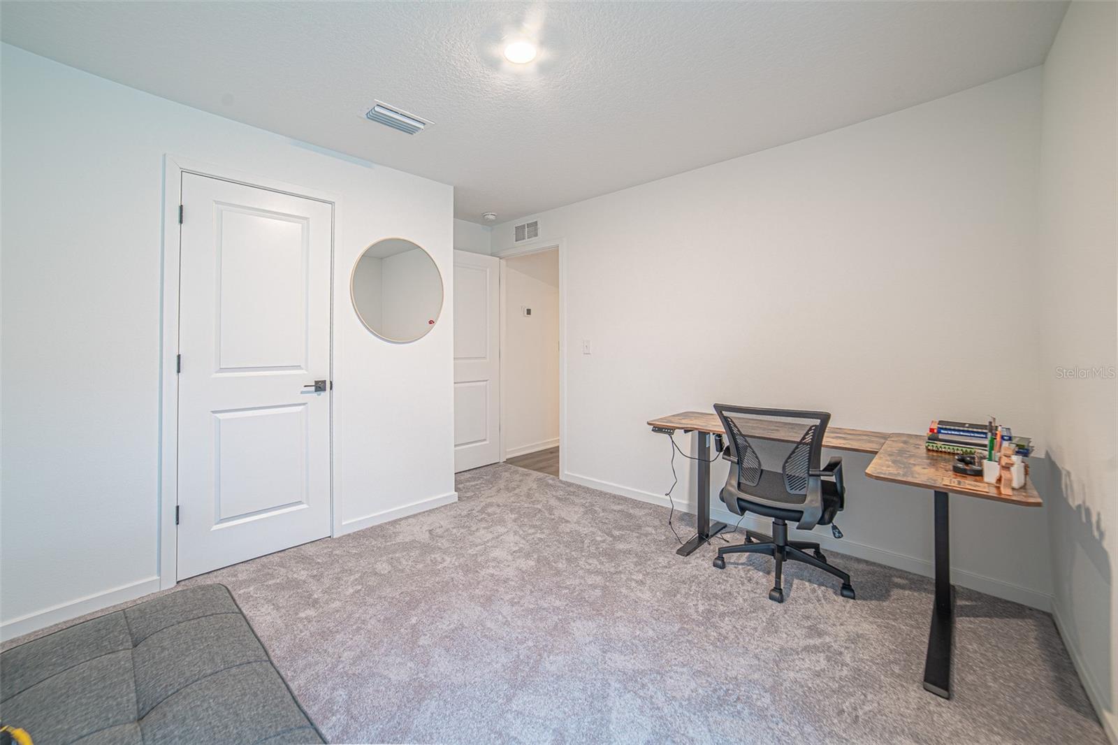 Listing photo id 13 for 1375 Ahoy Avenue