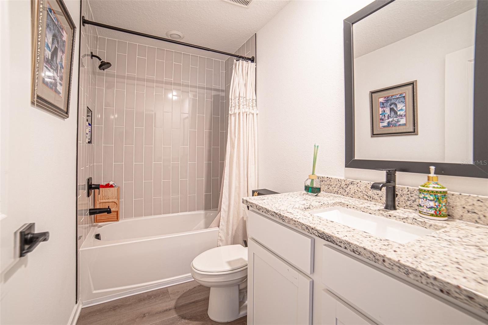 Listing photo id 14 for 1375 Ahoy Avenue