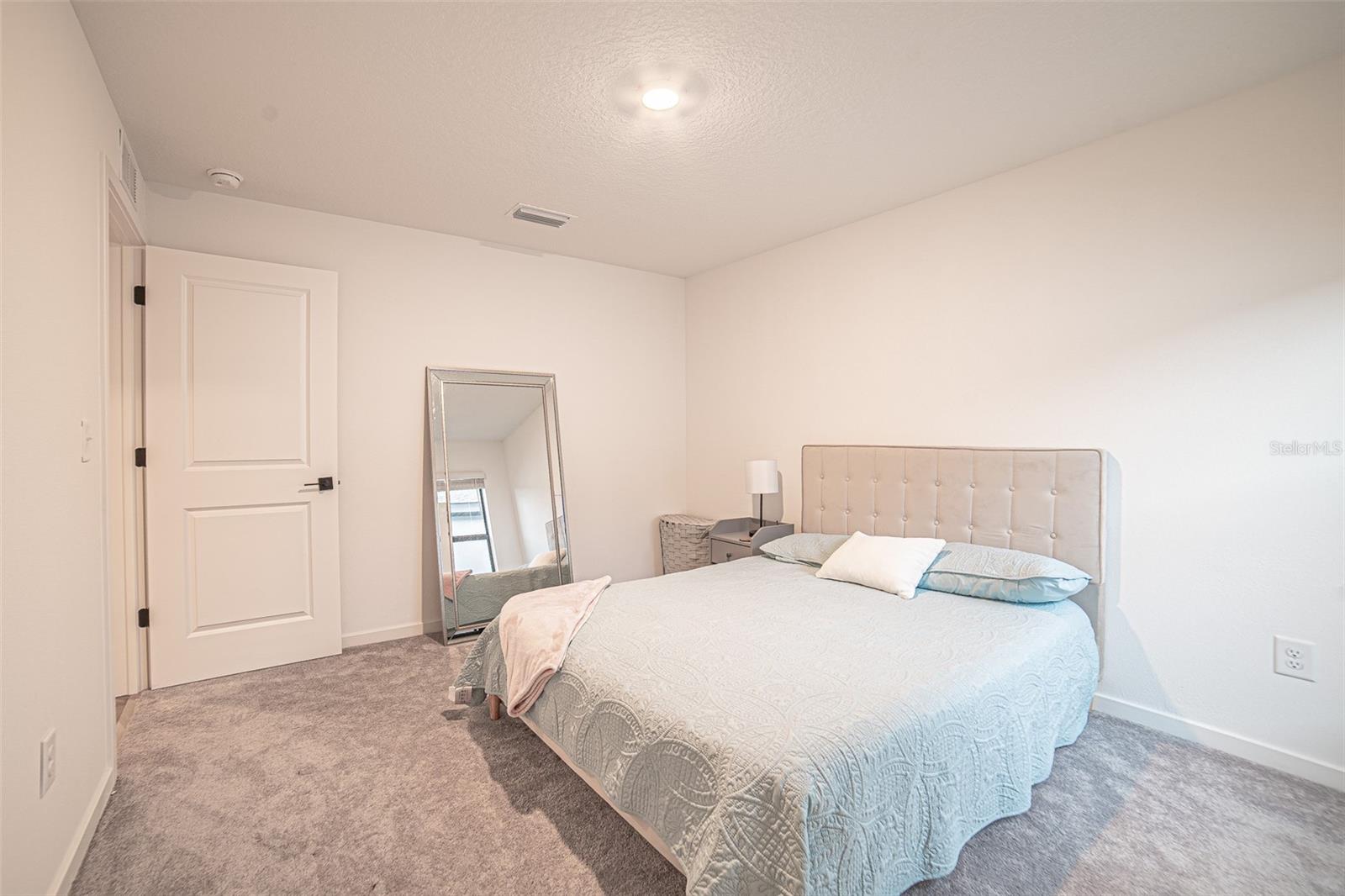 Listing photo id 16 for 1375 Ahoy Avenue