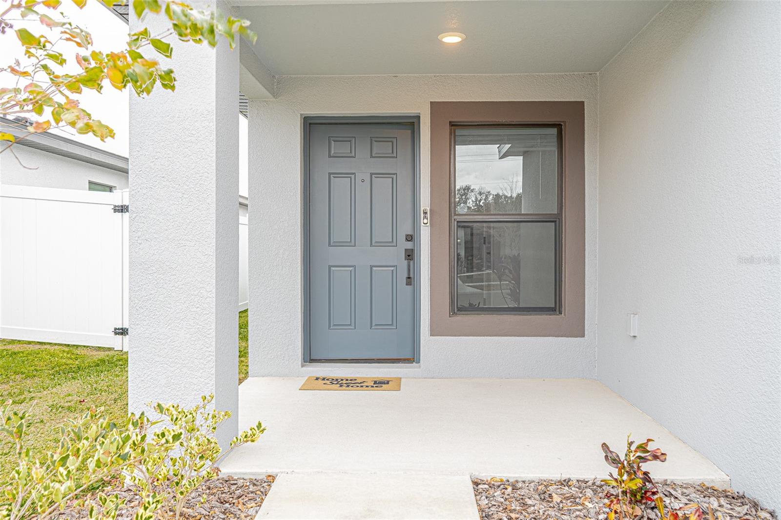 Listing photo id 0 for 1375 Ahoy Avenue