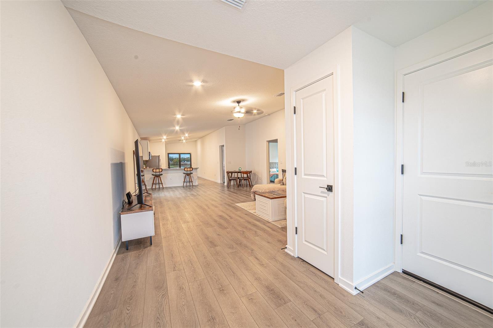 Listing photo id 1 for 1375 Ahoy Avenue