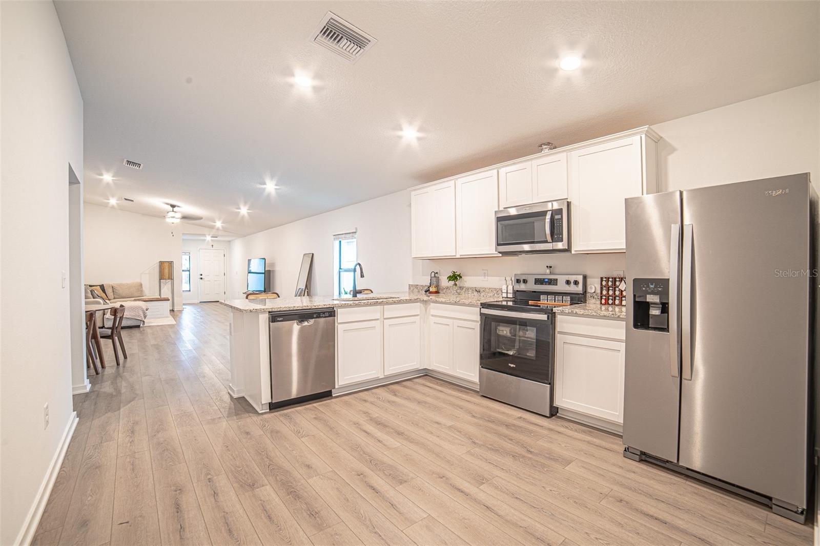 Listing photo id 5 for 1375 Ahoy Avenue