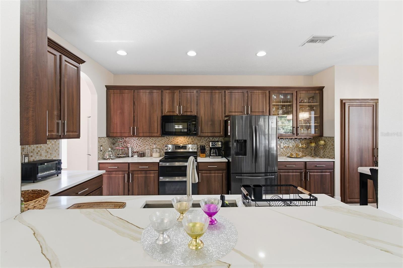 Image 18 of 78 For 18441 New London Avenue