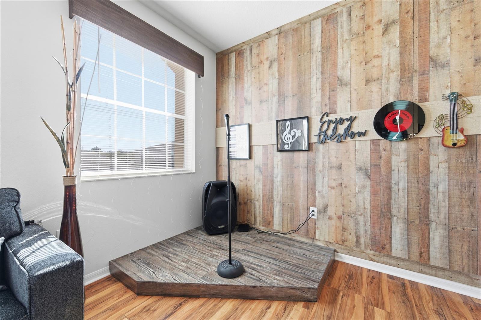 Image 34 of 78 For 18441 New London Avenue