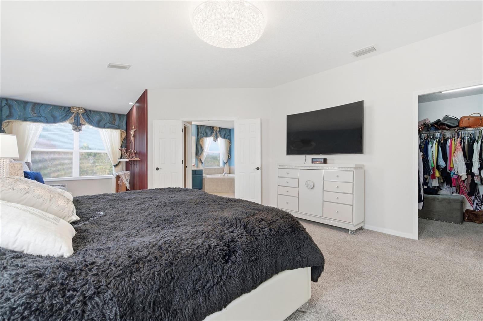 Image 36 of 78 For 18441 New London Avenue