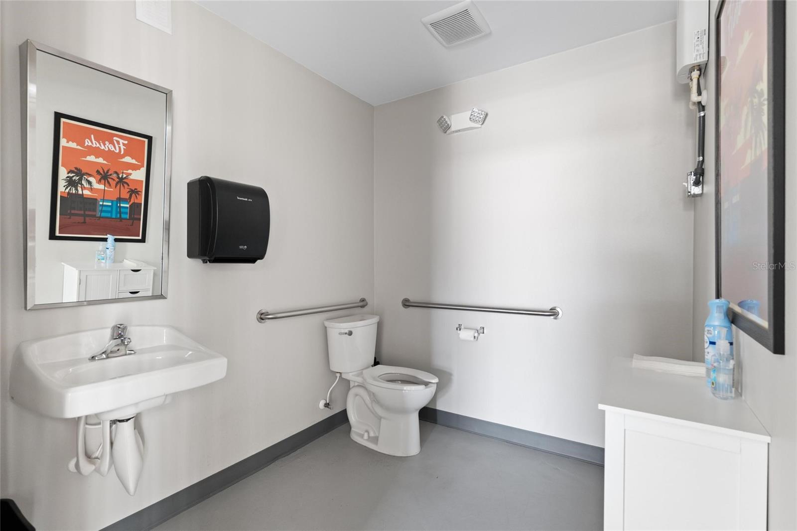 Image 16 of 25 For 229 Lemon Street A